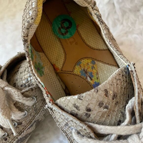 Born leather snake skin print cream and taupe color size 8 - Picture 7 of 10